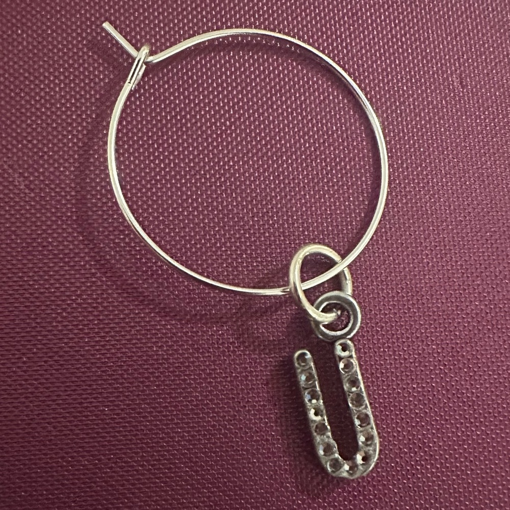 Wine glass charm with Swarovski crystals on initial “U”
